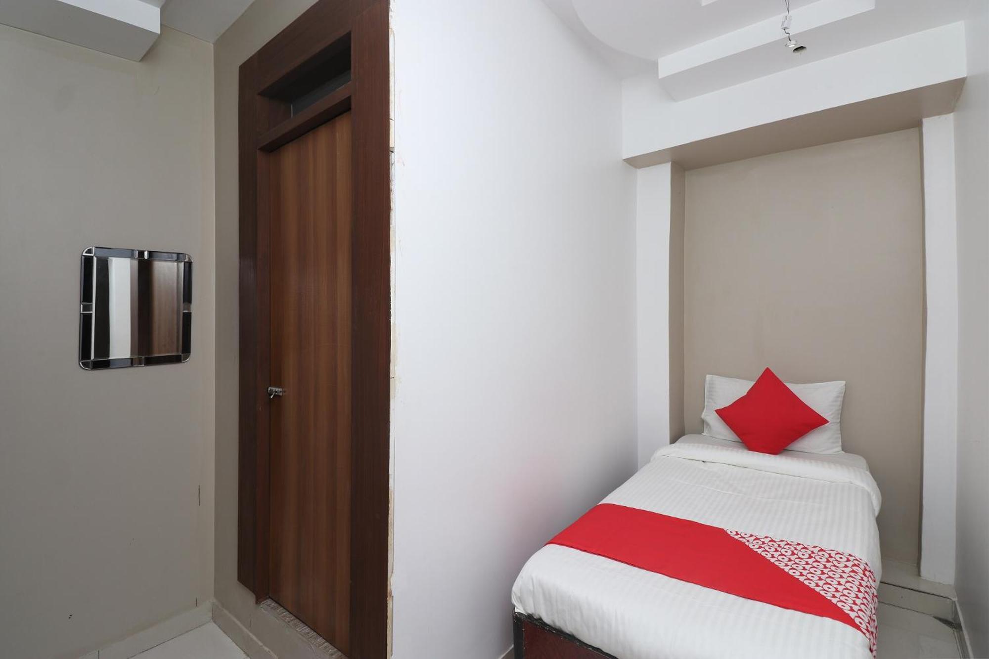 Hotel O Swastik Resort Colonelganj Extérieur photo