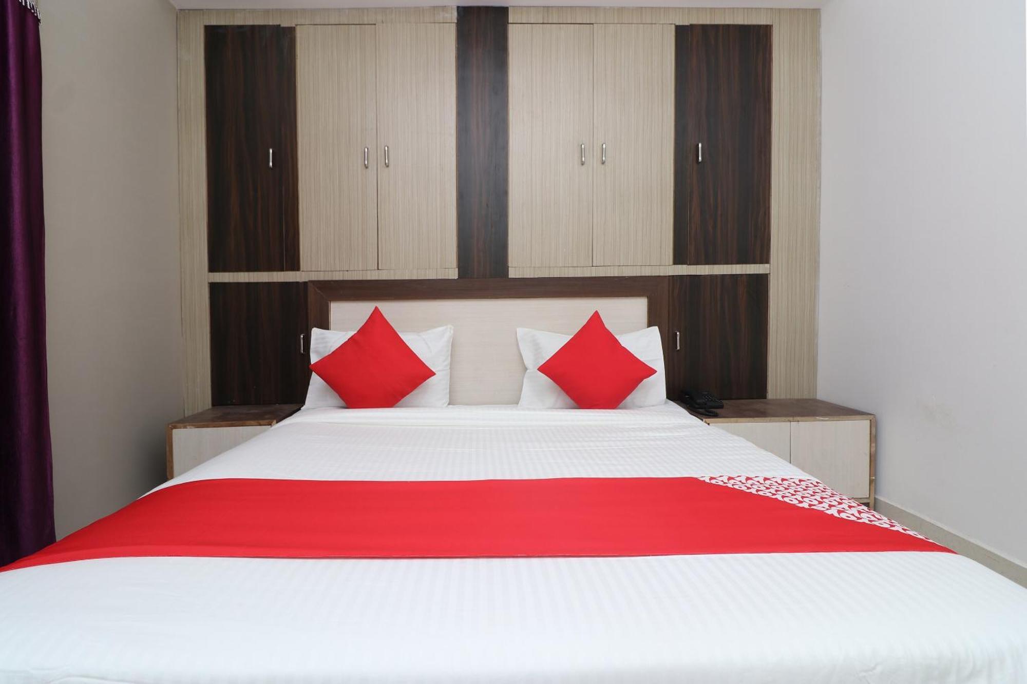 Hotel O Swastik Resort Colonelganj Extérieur photo