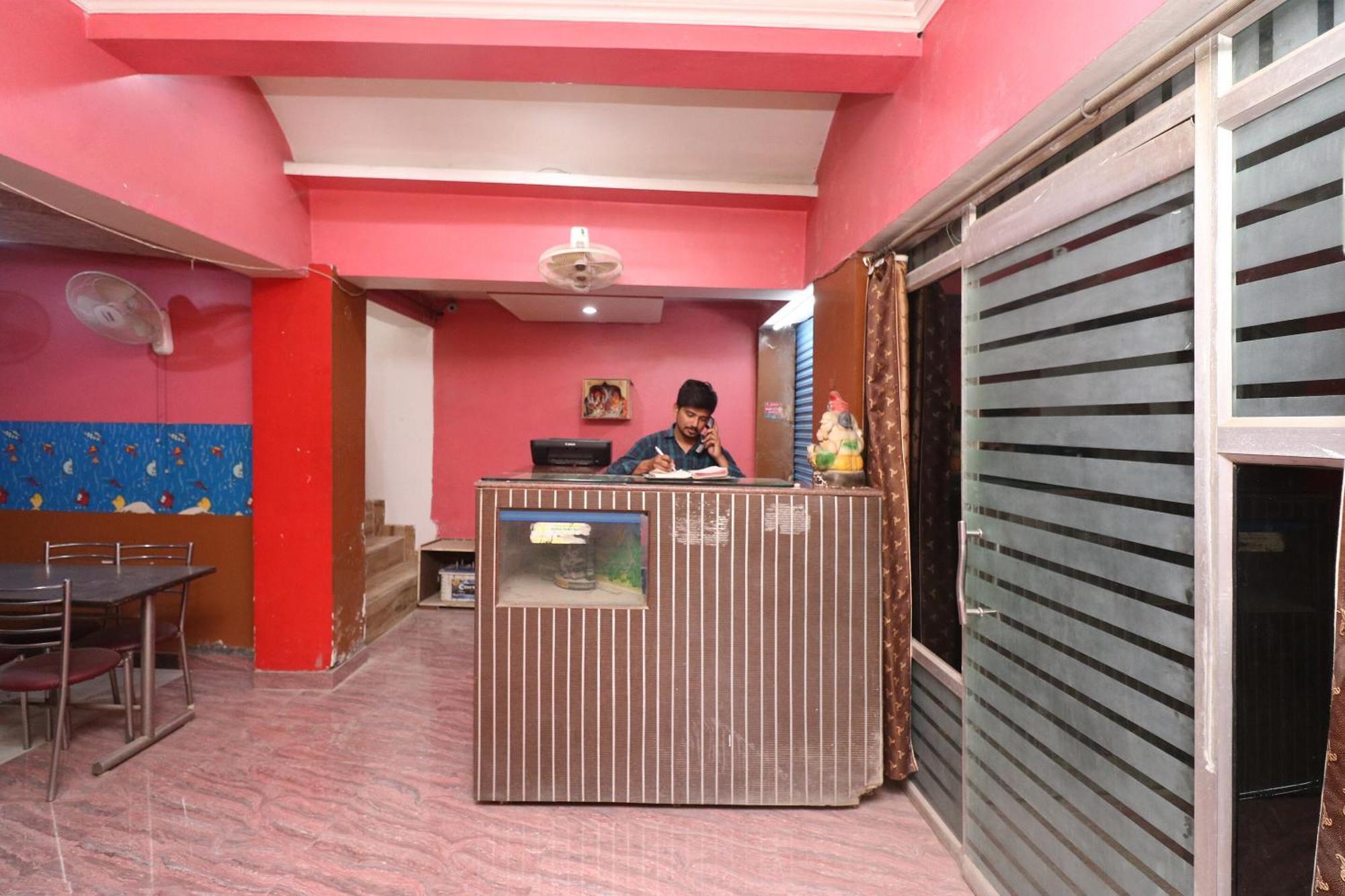 Hotel O Swastik Resort Colonelganj Extérieur photo