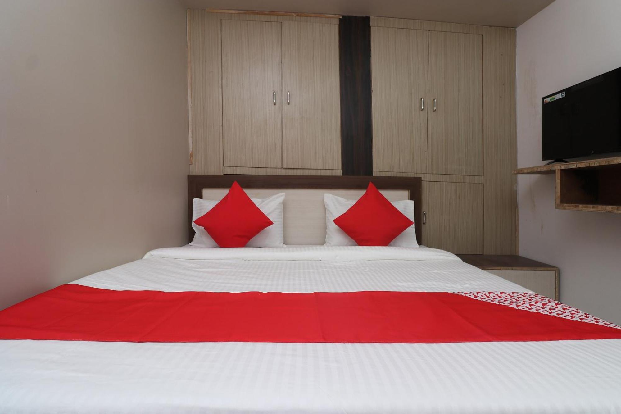 Hotel O Swastik Resort Colonelganj Extérieur photo