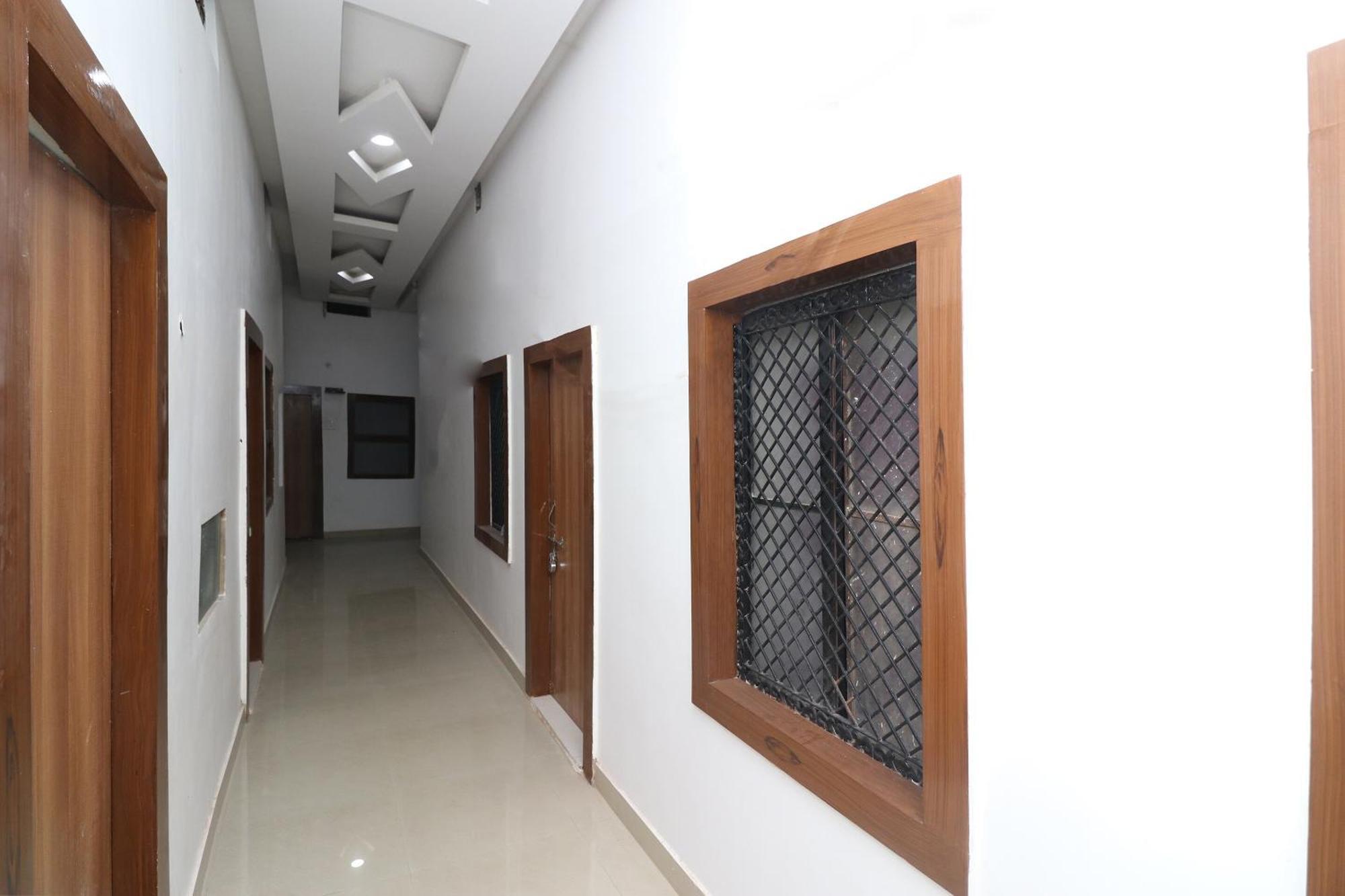 Hotel O Swastik Resort Colonelganj Extérieur photo